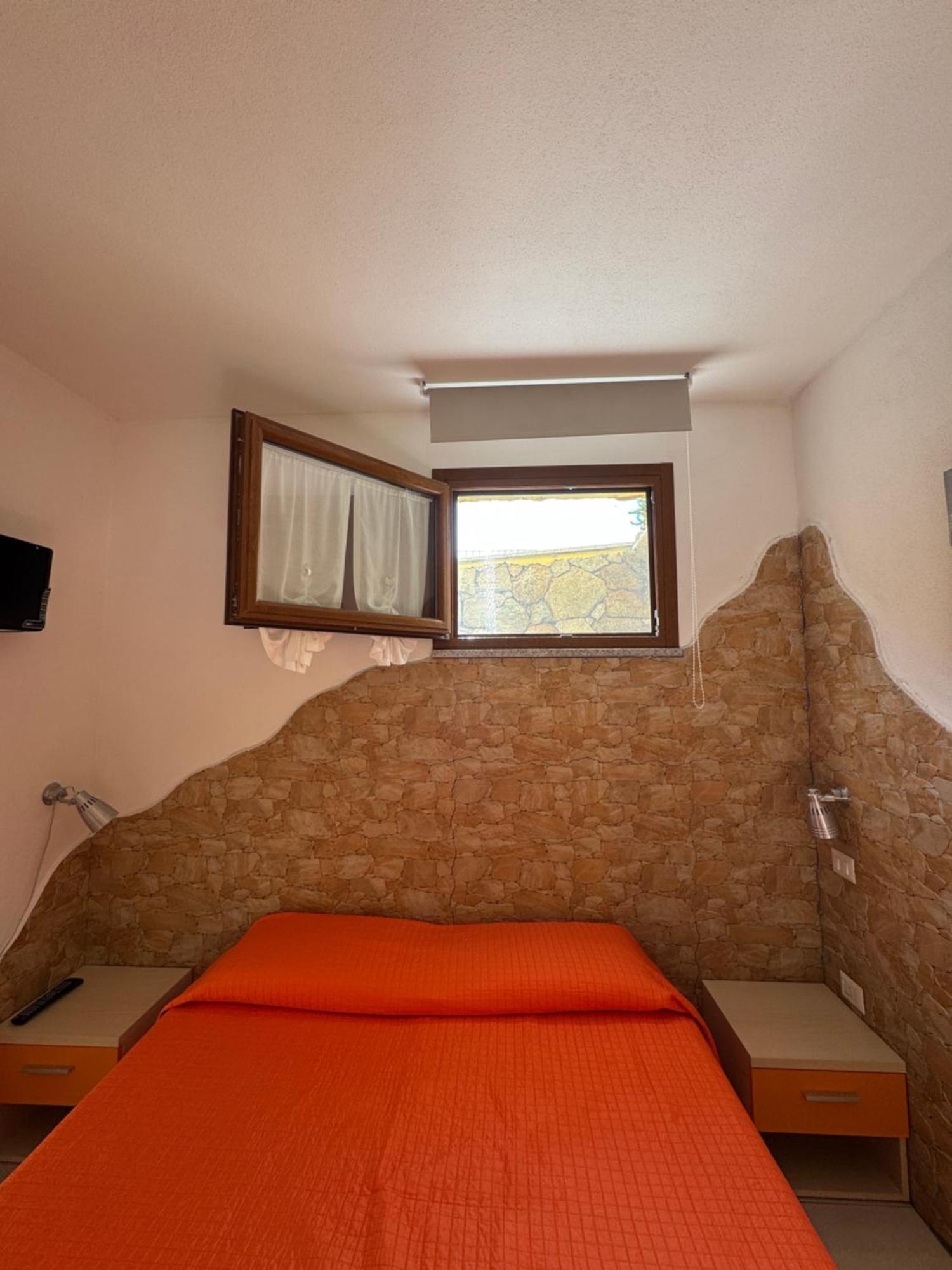 Sa Mamma E Sole B&B Cala Gonone Bilik gambar